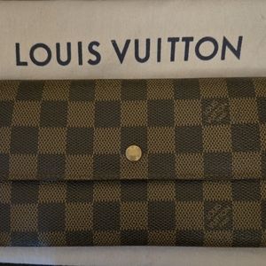AUTHENTIC LOUIS VUITTON WALLET